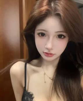 丰满性感美白大长腿美女