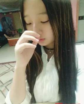 重庆妹妹兼职小姐姐，大奶性感，身材超级棒